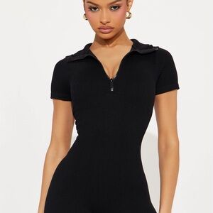 Fashion Nova Black Zippered Bodysuit